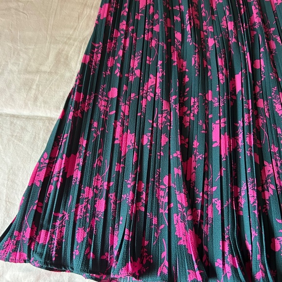 green & pink midi skirt - Picture 3 of 5